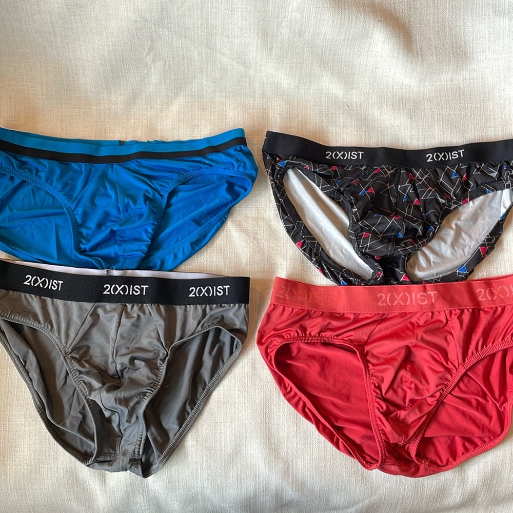 Lot of 4 men’s medium 2 xist and evolve briefs
